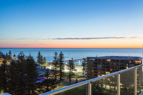 Glenelg Skyline Penthouse - Accommodation Rockhampton 32