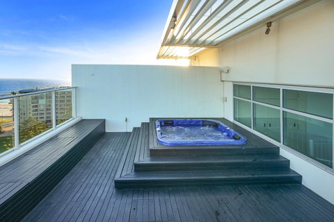 Glenelg Skyline Penthouse - Accommodation Rockhampton 15
