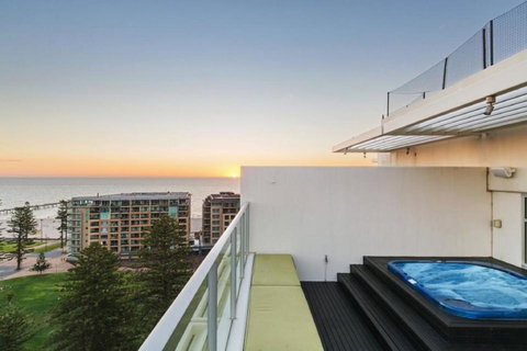 Glenelg Skyline Penthouse - Accommodation Rockhampton 27