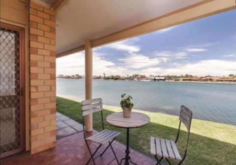 Lakeside - Accommodation Rockhampton 1