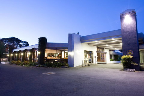 The Commodore - Accommodation Rockhampton 1