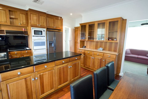 The Commodore - Accommodation Rockhampton 21