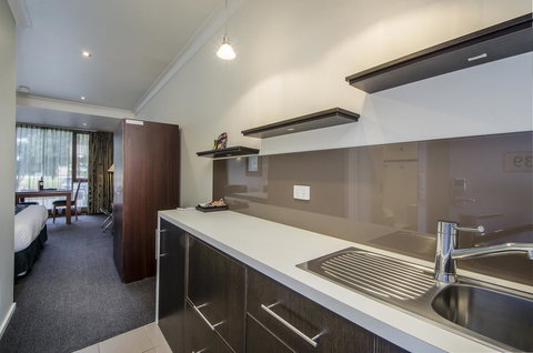 The Commodore - Accommodation Rockhampton 42