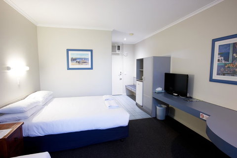 The Commodore - Accommodation Rockhampton 27