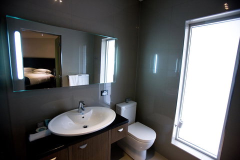 The Commodore - Accommodation Rockhampton 13