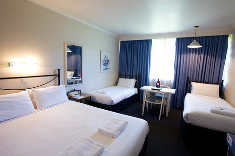 The Commodore - Accommodation Rockhampton 26