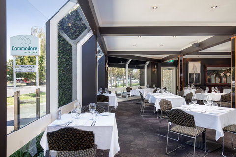 The Commodore - Accommodation Rockhampton 2