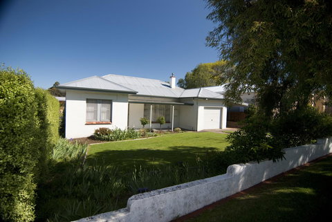The Commodore - Accommodation Rockhampton 20