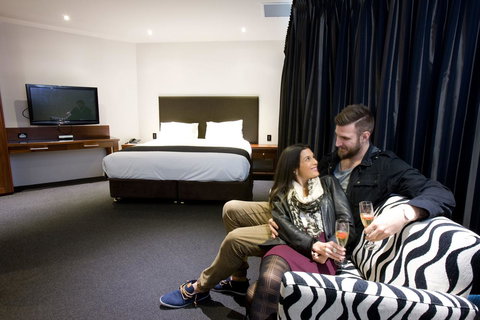 The Commodore - Accommodation Rockhampton 37