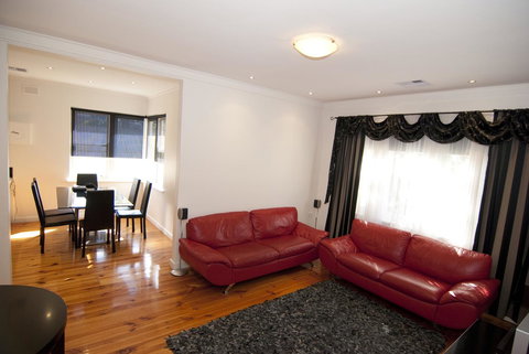 The Commodore - Accommodation Rockhampton 15