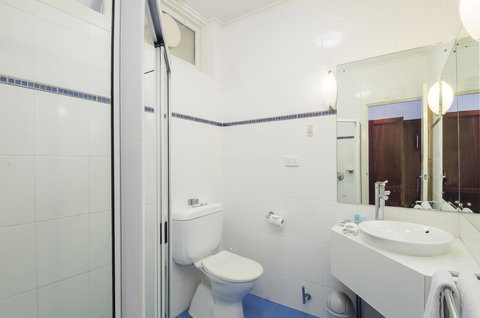 The Commodore - Accommodation Rockhampton 40