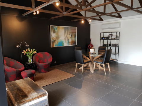 Irongate Studio B&B - Accommodation Rockhampton 2