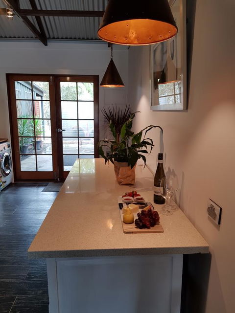 Irongate Studio B&B - Accommodation Rockhampton 6