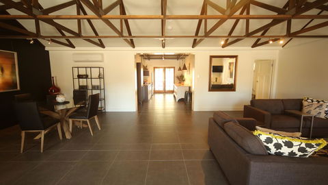 Irongate Studio B&B - Accommodation Rockhampton 1