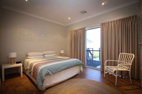 Waterfront On Osprey - Accommodation Rockhampton 15