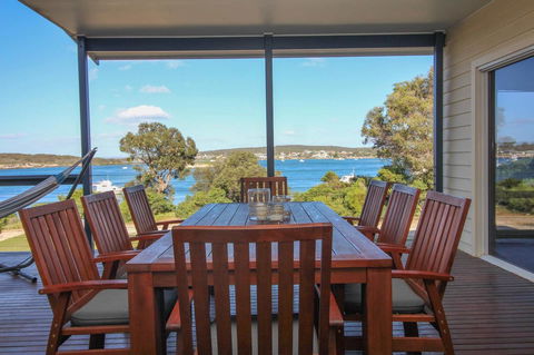 Waterfront On Osprey - Accommodation Rockhampton 20