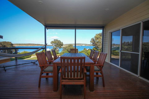 Waterfront On Osprey - Accommodation Rockhampton 12