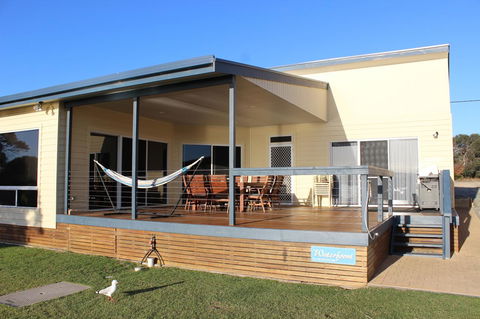 Waterfront On Osprey - Accommodation Rockhampton 0