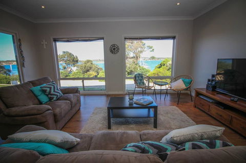 Waterfront On Osprey - Accommodation Rockhampton 5