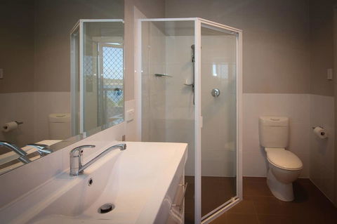 Waterfront On Osprey - Accommodation Rockhampton 23