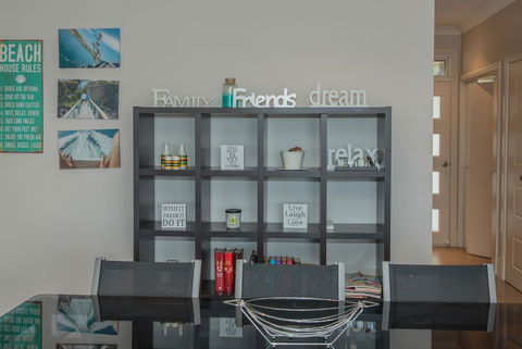 Waterfront On Osprey - Accommodation Rockhampton 9