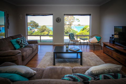 Waterfront On Osprey - Accommodation Rockhampton 2