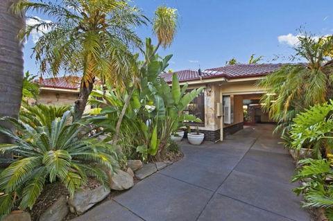 The Palms - Accommodation Rockhampton 7