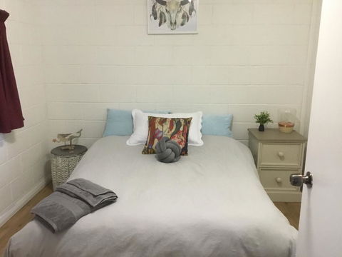 35 Trevena Road - Accommodation Rockhampton 4