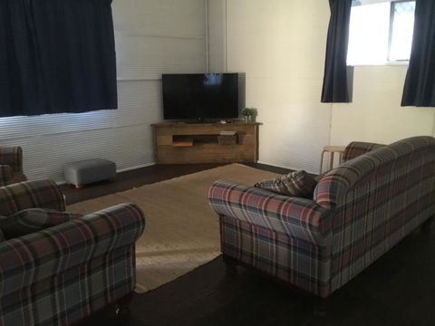 35 Trevena Road - Accommodation Rockhampton 3