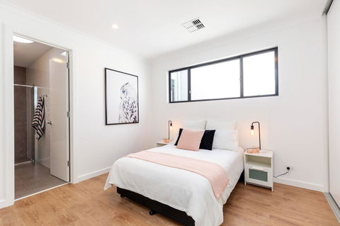 Brand New Affordable Luxury 3 Bedroom 3 Bathrooms House Close To Adelaide City, Chinatown, Beach, Adelaide Airport - Accommodation Rockhampton 0