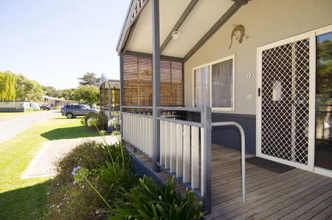 Lakeside Tourist Park - Accommodation Rockhampton 11
