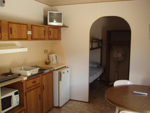 Lakeside Tourist Park - Accommodation Rockhampton 16