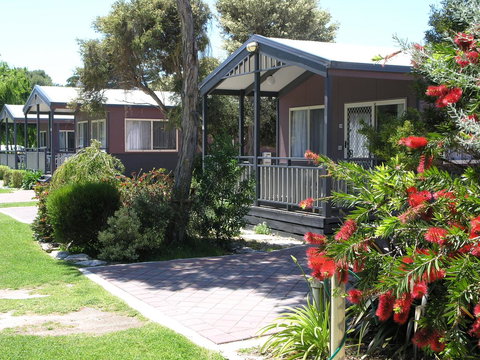 Lakeside Tourist Park - Accommodation Rockhampton 17