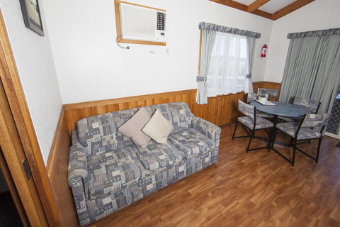 Lakeside Tourist Park - Accommodation Rockhampton 6