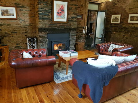 William Hunt's Retreat - Cypress Studio - Accommodation Rockhampton 7