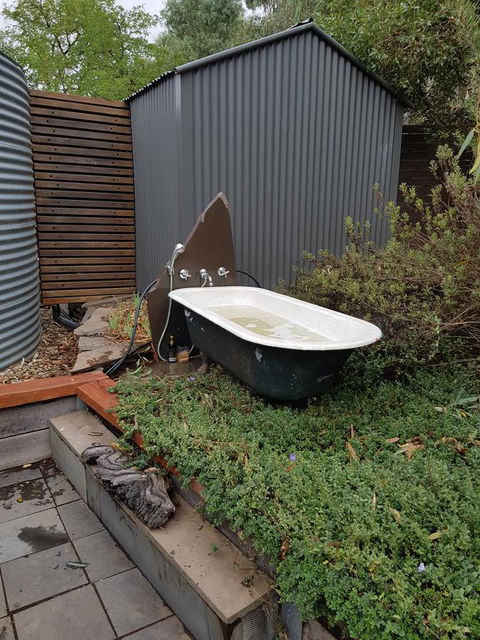 William Hunt's Retreat - Cypress Studio - Accommodation Rockhampton 5