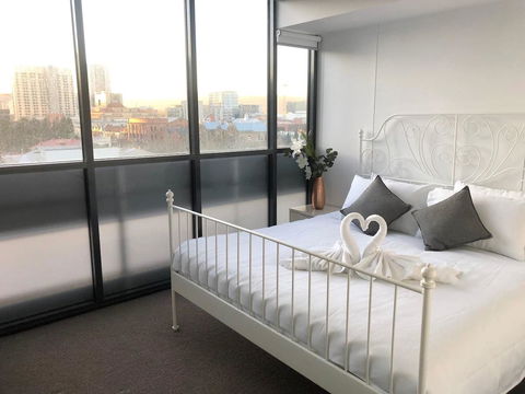 CENTRAL ESCAPE 2 BEDROOM @ ADELAIDE CBD - Accommodation Rockhampton 2