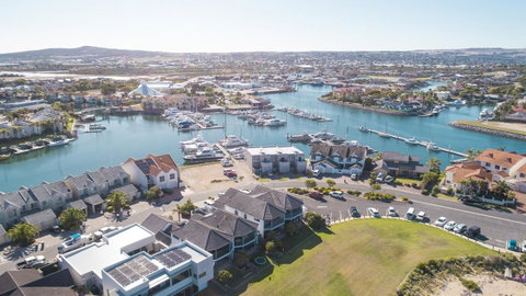 Mariners Cay Apartment - Accommodation Rockhampton 1