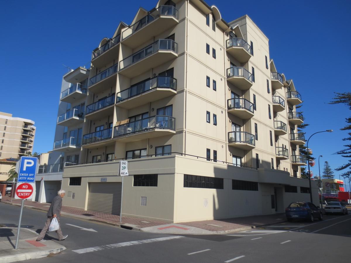 Glenelg SA Accommodation Rockhampton