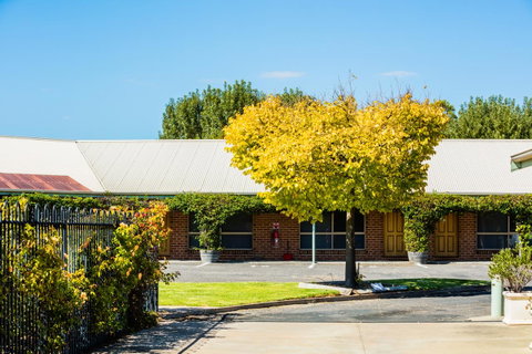 Country Roads Motor Inn Naracoorte - Accommodation Rockhampton 6