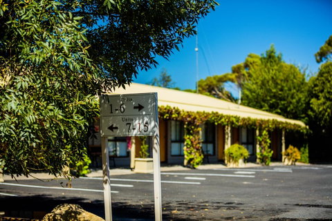 Country Roads Motor Inn Naracoorte - Accommodation Rockhampton 20