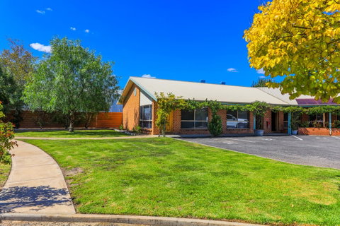 Country Roads Motor Inn Naracoorte - Accommodation Rockhampton 13