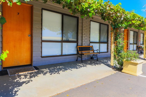 Country Roads Motor Inn Naracoorte - Accommodation Rockhampton 24