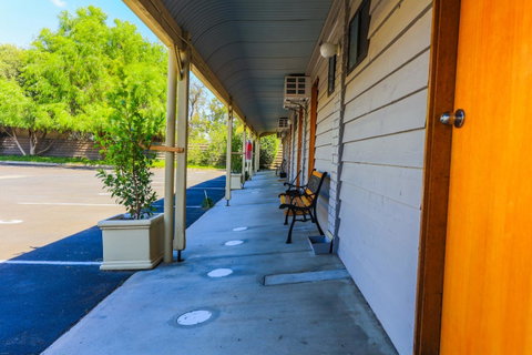 Country Roads Motor Inn Naracoorte - Accommodation Rockhampton 21