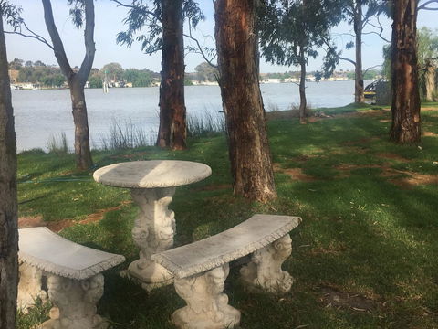 Murray Bridge Riverview Cabin - Accommodation Rockhampton 4