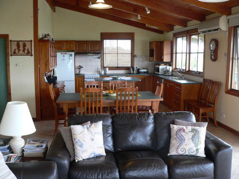 Lantauanan - The Lookout - Accommodation Rockhampton 5