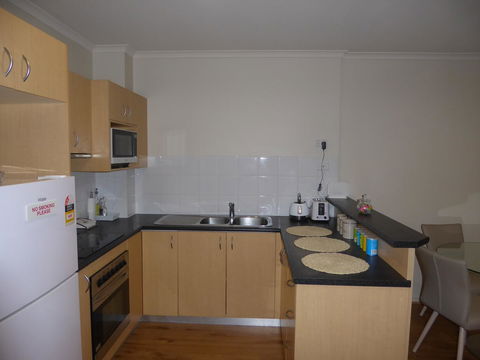 ADELAIDE CENTRAL APARTMENT - 3BR, 2BATH & CARPARK - Accommodation Rockhampton 5
