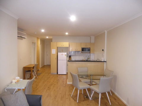 ADELAIDE CENTRAL APARTMENT - 3BR, 2BATH & CARPARK - Accommodation Rockhampton 8