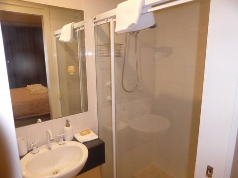 ADELAIDE CENTRAL APARTMENT - 3BR, 2BATH & CARPARK - Accommodation Rockhampton 14
