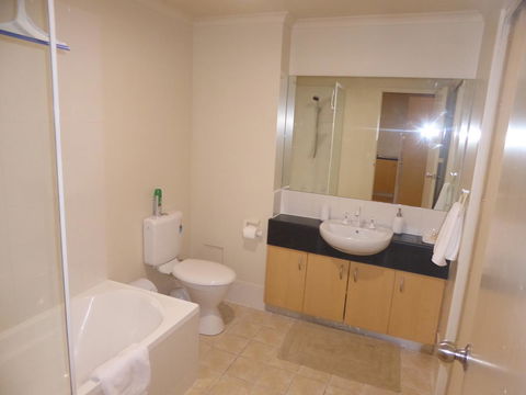 ADELAIDE CENTRAL APARTMENT - 3BR, 2BATH & CARPARK - Accommodation Rockhampton 17